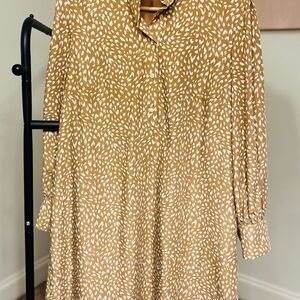 Preston & York Tan and White Ruffle Blouse